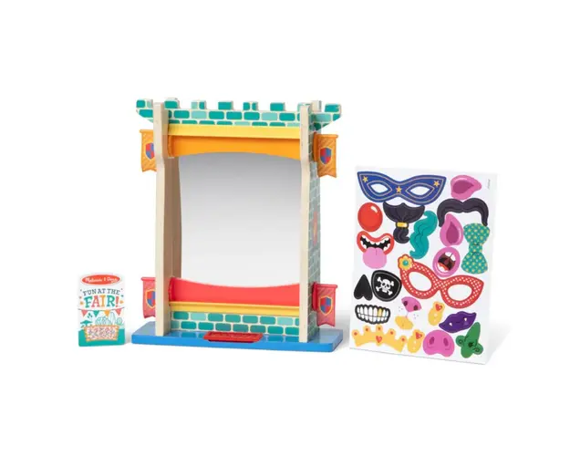 Set de joaca din lemn Oglinda Buclucasa - colectia Distractie la targ
