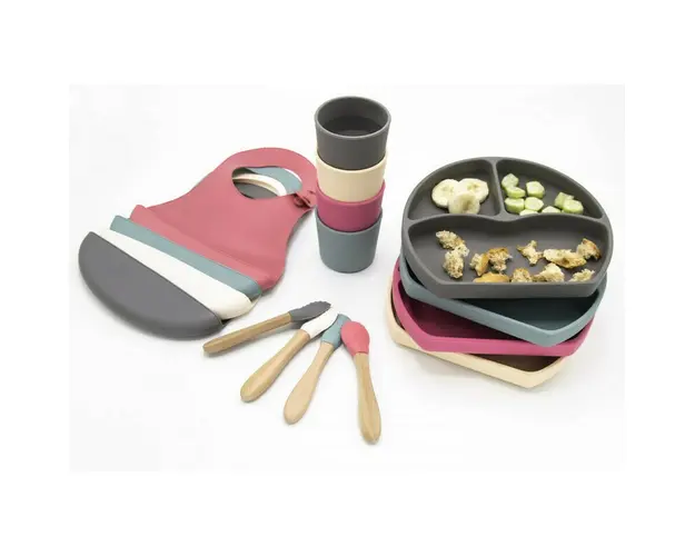 Set diversificare 4 piese din silicon BabyJem: bavetica, farfurie, lingurita si pahar (Culoare: Ecru)