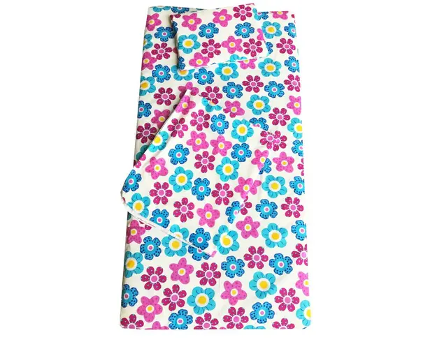 Set Paturica bebe cu Cearsaf si Pernuta pt pat 120x60 cm Floricele