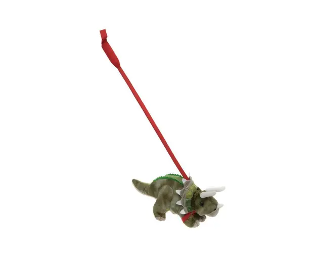 Triceratops din plus cu lesa