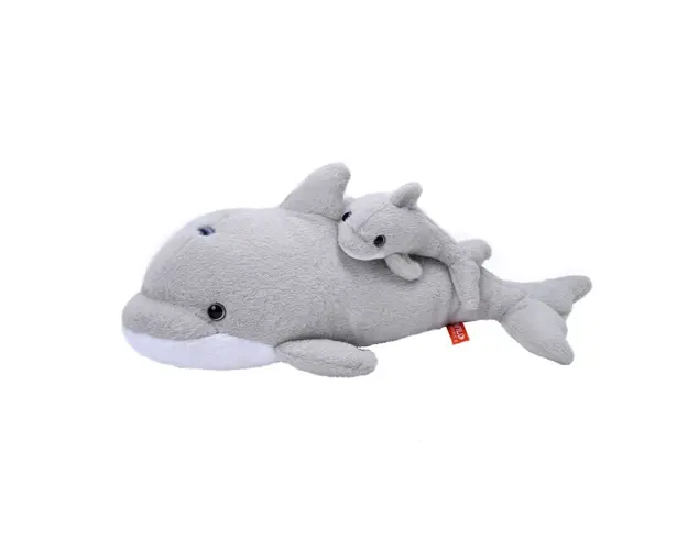 Wild republic - Mama si Puiul, Delfin