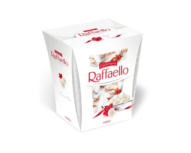 Praline cu cocos si migdale Raffaello, 230 g