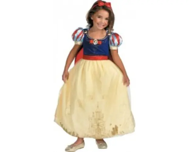 Costum alba ca zapada