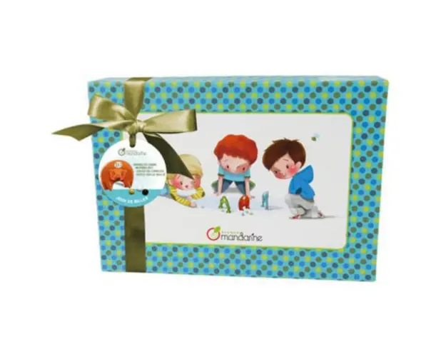 Dis-moi…, boxed marbles game, boy