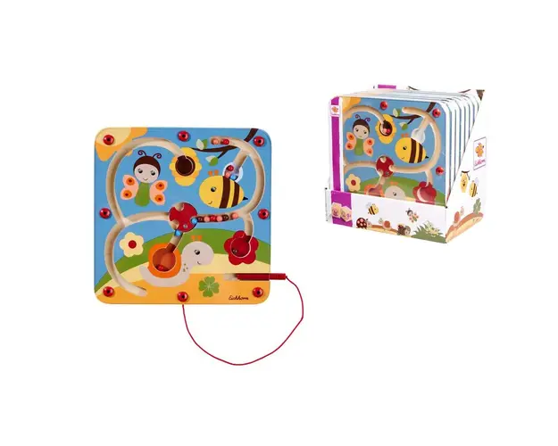 Labirint din lemn cu bile magnetice Eichhorn Magnetic Maze