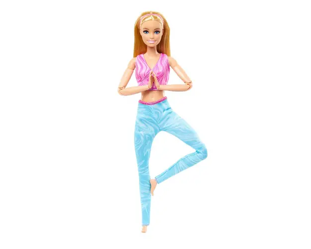 Papusa blonda cu top mov Barbie Made To Move