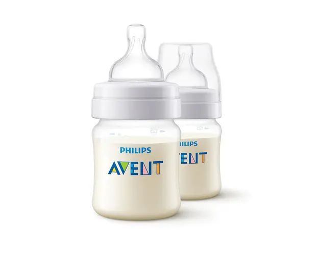 Set 2 biberoane cu tetina silicon anti colici Avent Natural 125 ml 0 luni +