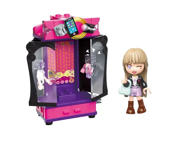 Set de constructie Garderoba cu figurina Qman Prezentatoare