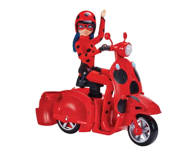 Vehicul 2 in 1 cu figurina Miraculous Buburuza