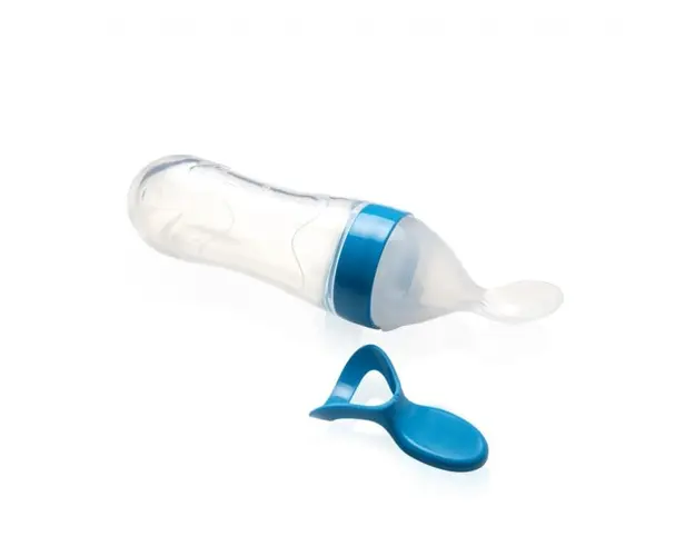 Lingurita cu rezervor pentru bebelusi, BabyJem, cu capac protectie, 90 ml, Albastru