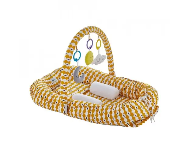 Salteluta Baby Nest cu bara jucarii Between parents, Mustar