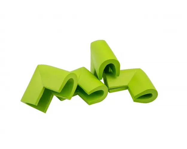 Set 4 protectii colturi in forma U, 3.5x0.7x6 cm, Verde