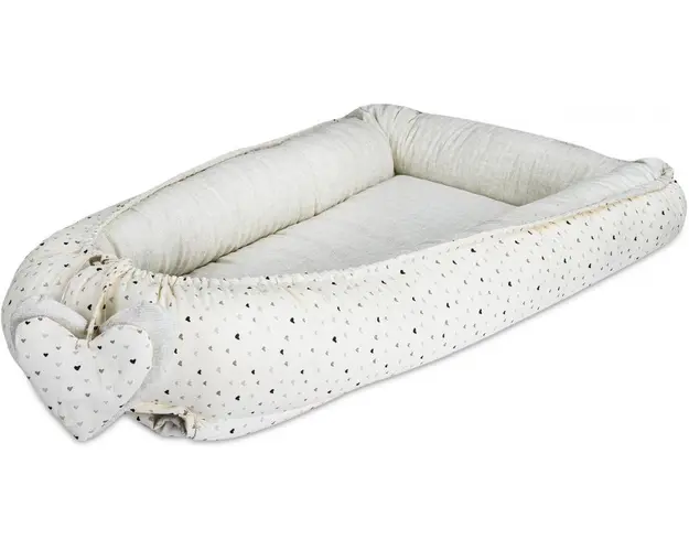 Baby nest beige hearts cu 2 fete si 2 inimioare