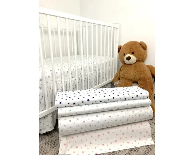 Cearsaf 120x60 cm cu volanas in fata din bumbac cu imprimeu Stelute pe alb