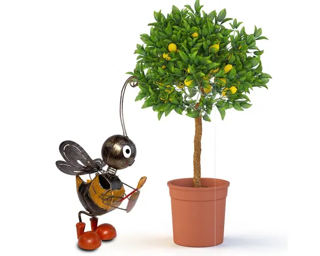 Decoratiune metalica gradina Albina cu borcan de miere 36 cm