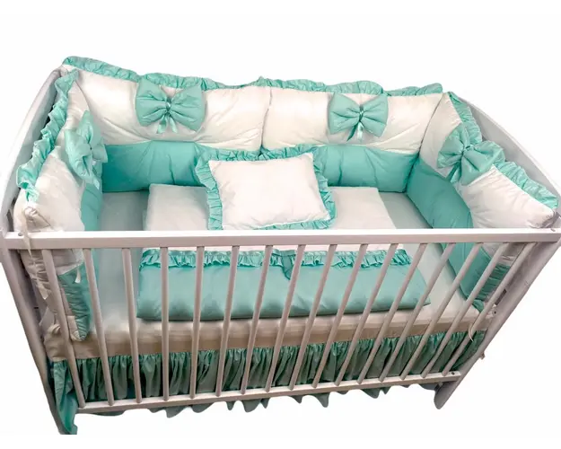 Lenjerie cu 6 aparatori pufoase si fundite Bicolore Verde Menta 140x70 cm