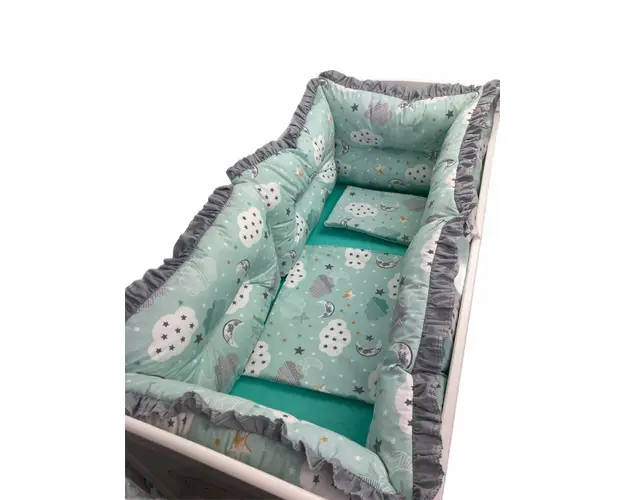 Lenjerie patut 120x60 cm cu 6 aparatori pufoase, cearsaf si paturica Nori cu luna vernil