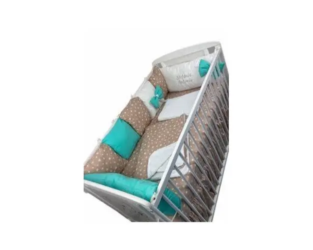 Lenjerie personalizata cu aparatori din 7 pernute pufoase Verde menta stelute pe bej 140x70 cm
