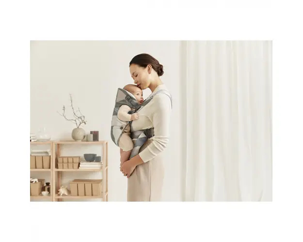 Marsupiu anatomic BabyBjorn cu multiple pozitii de purtare Mini bumbac KhakiGreen
