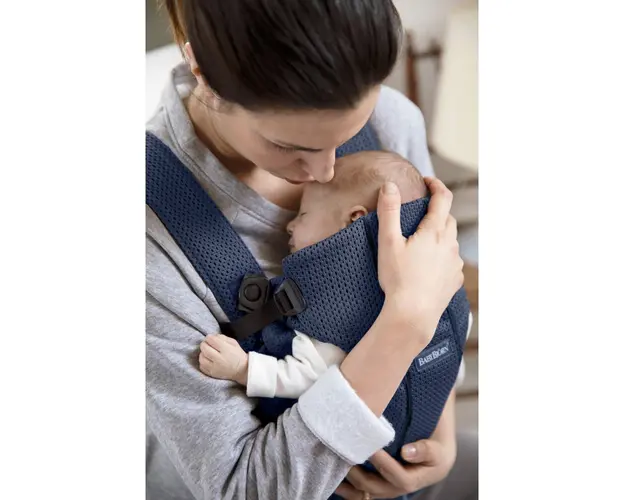 Marsupiu anatomic BabyBjorn cu multiple pozitii de purtare Mini Navy Blue 3D Mesh