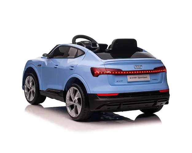 Masinuta electrica Audi e-tron 4 x 4 Sportback albastru