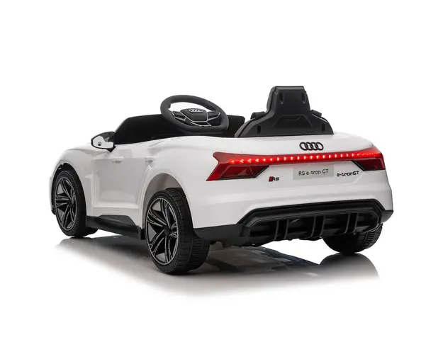 Masinuta electrica cu telecomanda Audi e-tron RS GT 4x4 QLS-6888 alb