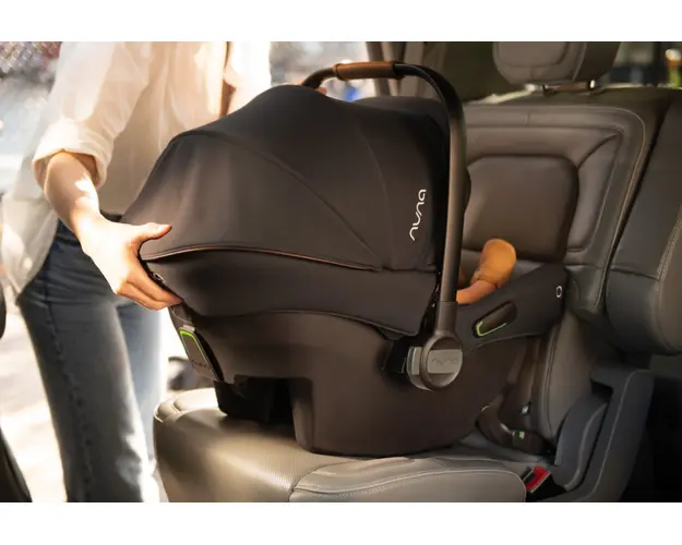 Scoica auto cu isofix Nuna Pipa urbn Granite conform ECE R129 si testata ADAC