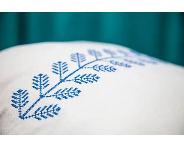 Perna decorativa 40x40 cm Creanga molidului