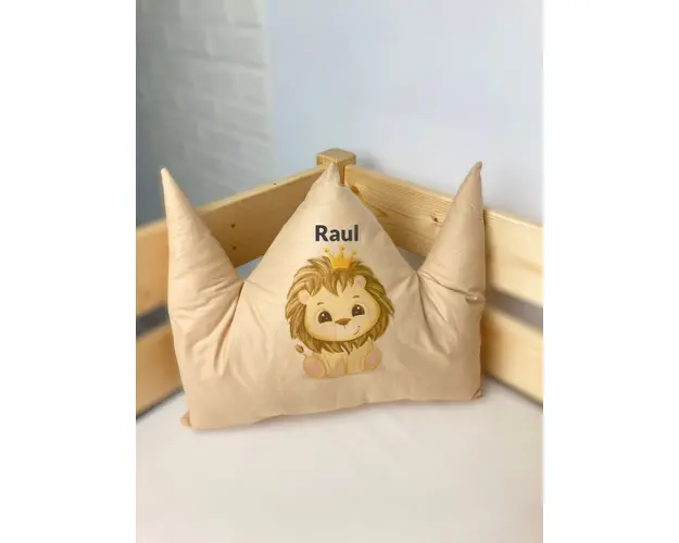 Perna decorativa personalizata Coronita