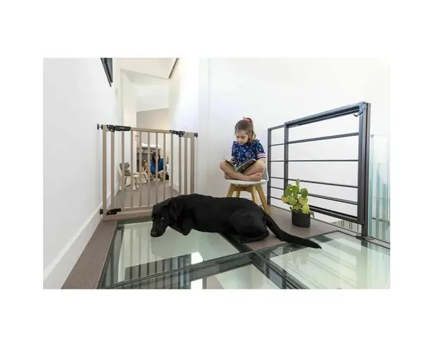 Poarta de siguranta din lemn Safety 1st Essential natural wood