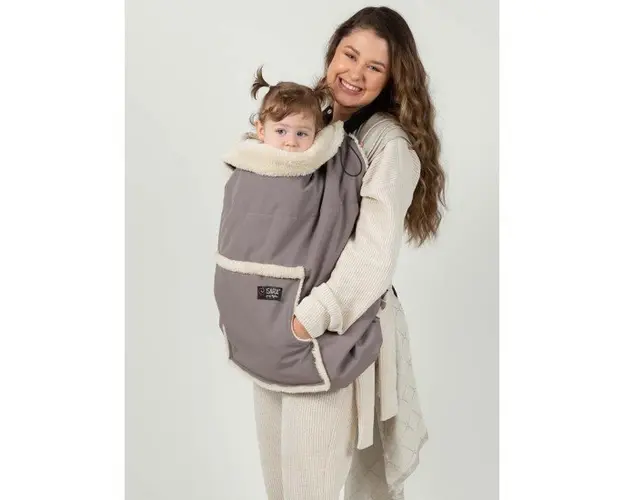 Protectie de iarna impermeabila pentru marsupiu Isara Frosted Almond Taupe cu gluga inclusa