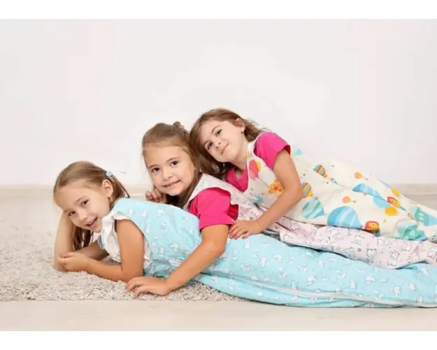 Sac de dormit copii 1 tog KidsDecor Ursi Polari din bumbac 95 cm