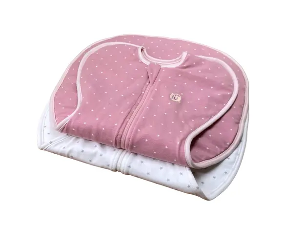 Set 2 saci de dormit nou-nascut Swaddle First Sleep Sweet Star 1 tog Star Light 1.5 tog