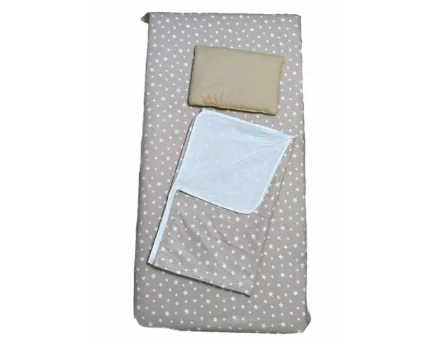 Set 3 piese paturica cu cearsaf si pernuta 120x60 cm Stelute pe bej