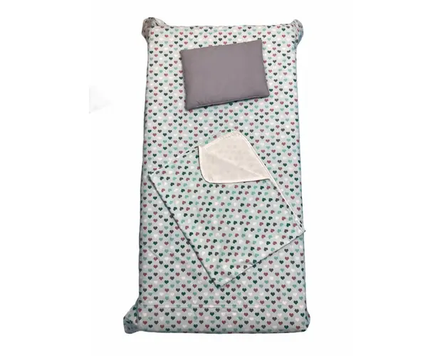 Set 3 piese paturica cu cearsaf si pernuta 140x70 cm Inimioare verzui