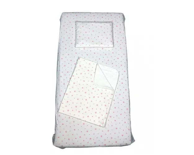 Set 3 piese paturica cu cearsaf si pernuta 140x70 cm Stelute roz pe alb