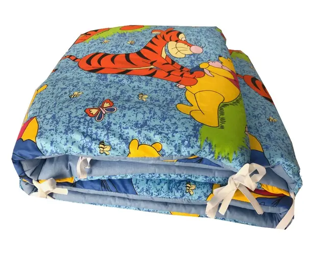 Set de aparatori pufoase h35 pat 120x60 cm DeLuxe Distractie cu Aiurila pe albastru