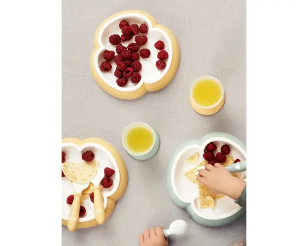Set hranire farfurie, lingurita, furculita si pahar pentru bebe Powder Green