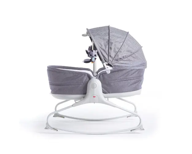 Sezlong 3 in 1 Tiny Love Cozy Rocker Napper 0 luni+ gri cu alb